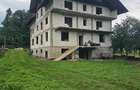 Casa la rosu, constructie noua - 1