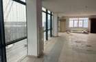 Cladire de birouri si spatii comerciale P+4E, stradal la DN1