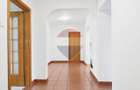 Apartament cu 3 camere nemobilat cu loc de parcare si boxa