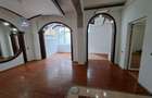 Piata Unirii, Calea Calarasilor, Hala Traian, PROPRIETAR, vand casa P+M, 4 cam. - 2