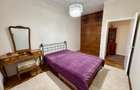 Inchiriez apartament foarte spatios, Boul Rosu
