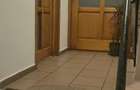 Ofer spre inchiriere spatiu ideal pentru firme, format din camera parter si etaj - 4