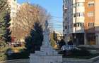 Navodari central spatiu comercial din construcție 2 intrari 2 loc parcare 380