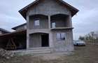 Casă cu 4 camere în Exterior Vest