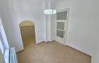 Birou de inchiriat-Piata Sinaia-3 Camere-86MP-Etaj 1-Centrala-700 Euro - 12