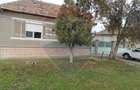 Casă individuală cu 7 camere cu Canalizare în Iratoșu - 1