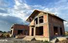 Single 4 camere 2 bai 132 mp totali 291 mp curte 6 minute Prelungirea - 4