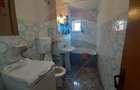 Casă individuală cu 7 camere cu Canalizare în Iratoșu - 26