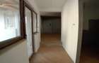 Casă cu 11 camere cu Teren 443 Mp în Vitan - 9