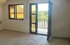 P+1 , teren 200 mp, pre? 90 000 euro, loc.Lumina - 1