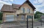 Casă cu 7 camere cu Garaj în Golești - 1