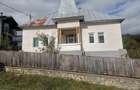 Casa batraneasca Aninoasa/ Arges, teren 1.200 mp - 1