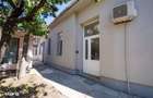 Apartament cu 2 camere, casa la curte comuna Central, Oradea