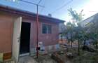 Casă individuală cu 4 camere cu Canalizare în Bd. Laminorului - 8