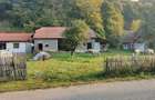 Casa de vanzare cu gradina teren de aprox 7000 mp,6.5 euro mp - 6