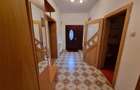Apartament cu 3 camere semidecomandat în Florilor - 5 Apartament cu 3 camere semidecomandat în Florilor - 5