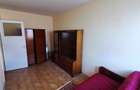 Apartament cu 3 camere decomandat în Periferie - 1