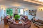Pensiune de v&acirc;nzare &icirc;n Bran, cu rating 9.8 Booking și 4.9 Google - 10