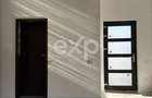 Casa parter cu 3 camere, curte generoasa ?i lini?te depl - 1