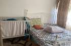 Vand apartament la Bocsa romana 3 camere 2 bai balcon apartamentul are o suprafata de 100mp mai multe Detali la telefon - 1