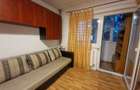 Apartament cu o camera decomandat vecin Complex studentesc etaj 1- cu centrala gaz