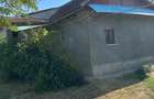 Casă cu Teren 2000 Mp în Văcăreasca - 1