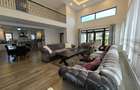 Vila impunatoare cu 6 camere spatioase in stil american - 2