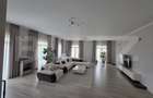 Vila de vanzare, 380 mp, zona Reghin