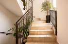 Vila distinctiva,2 intrari separate:locuire multifamiliala,a - 6