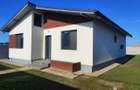 Casa parter cu 3 camere, curte 427mp si utilitati