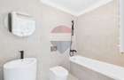 Apartament cu 3 camere de vanzare cu parcare subterana, nemobilat - 7