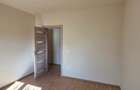 Inchiriez apartament cu 3 camere, 2 locuri de parcare, gradina si terasa Valea Adanca, str Bazei