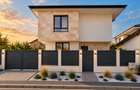 Casă 4 camere cu piscină, teren 400mp și încălzire în pardoseală