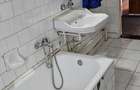 Casă individuală cu 3 camere cu Canalizare în Central - 18