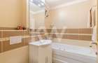 Apartament cu 3 camere decomandat în Tractorul - 7