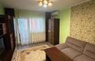 Inchiriem apartament cu 2 camere in zona Micro 20 (stradal), etaj 3, pret 400 E - 3