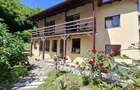 Casă cu 5 camere în Valea Roșie - 1