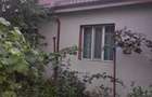 Casă cu 4 camere cu Teren 275 Mp în București - 1