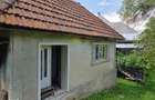 Casa de vanzare cu 4 camere si garaj - 2