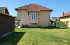 Casă cu 5 camere cu Canalizare în Buziașului - 4