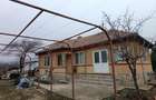 Casa cu curte si gradina - zona linistita si frumoasa - 10