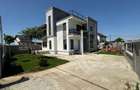 Casă cu 5 camere cu Teren 320 Mp în Prelungirea Craiovei - 2