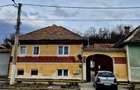 Casă tradițională săsească de vânzare în Bunești, jud. Brașov - 1