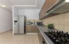 Apartament cu 3 camere decomandat în Titan - 10