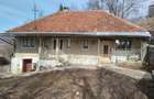 Se vinde casa batraneasca in zona de munte - 1