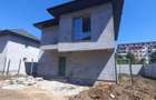 Casă individuală cu 4 camere cu Canalizare în Exterior Est - 2