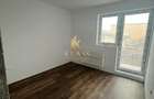 Apartament cu 3 camere decomandat în Andronache - 2