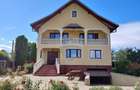 Casă cu 7 camere cu Teren 1200 Mp în Central - 1