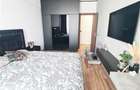 Apartament cu 3 camere decomandat în Tractorul - 4