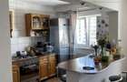 Apartament cu 3 camere decomandat în Răcădău - 2